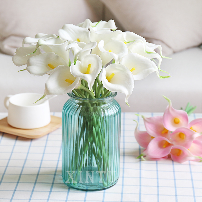 PU single stem mini calla lily artificial flower, wholesale for export, high-end wedding and home decoration flowers.