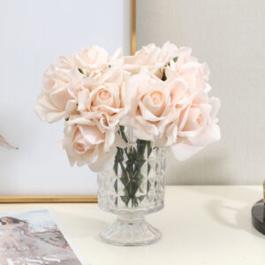 5-Stem Bunch: Rolled-Edge Roses with a Natural Hand-Tied Feel